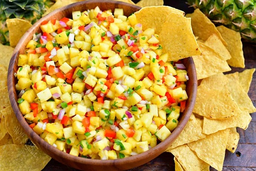 Pineapple Salsa with Chips