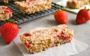 Strawberry Granola Bars